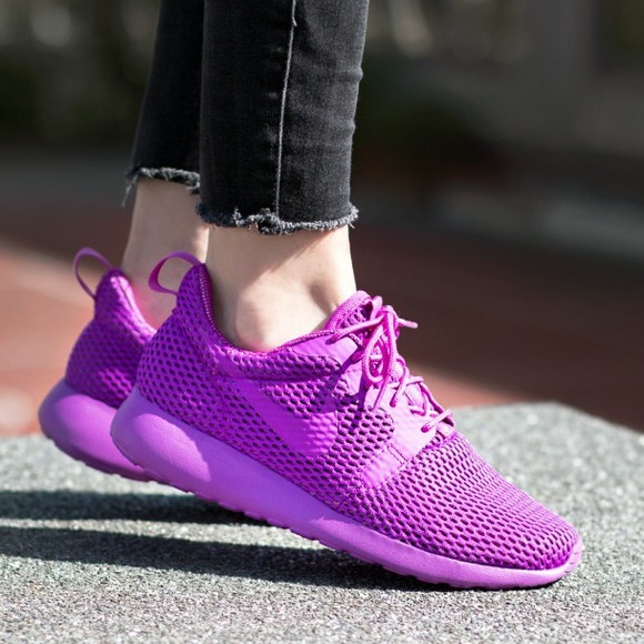 nike roshe one purple